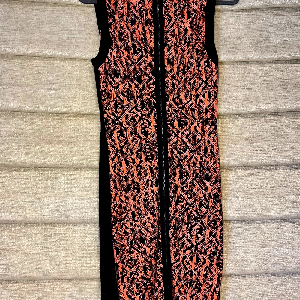 NWT Kennith Cole, size 8, coral blush and black